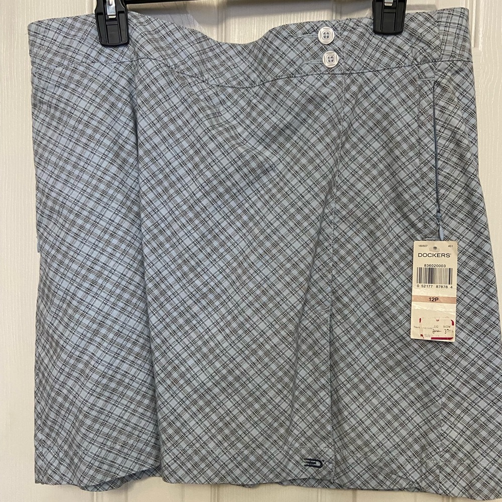 New Dockers golf skort